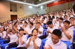 通过现场宣传展出、食药监部分法律人员关于冒